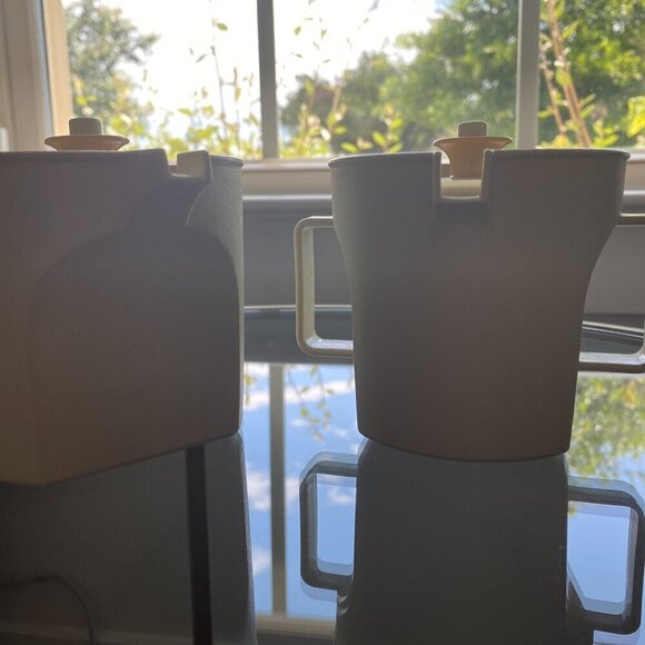 Vintage Tupperware Sugar and Creamer set in Almond and Gold - Picture 9 of 15